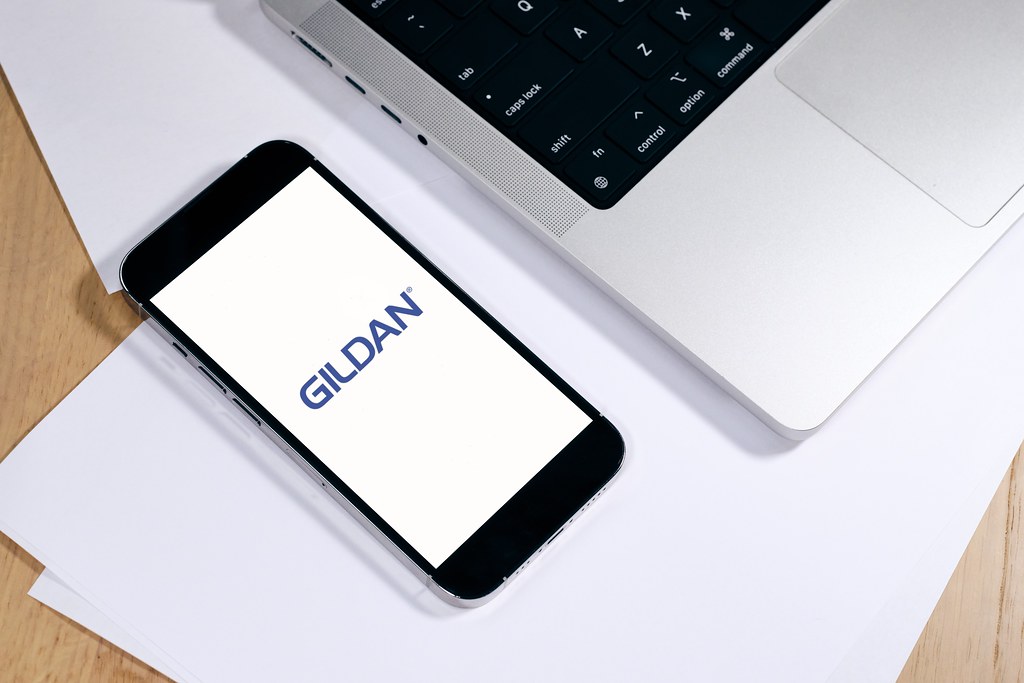 gildan t shirts