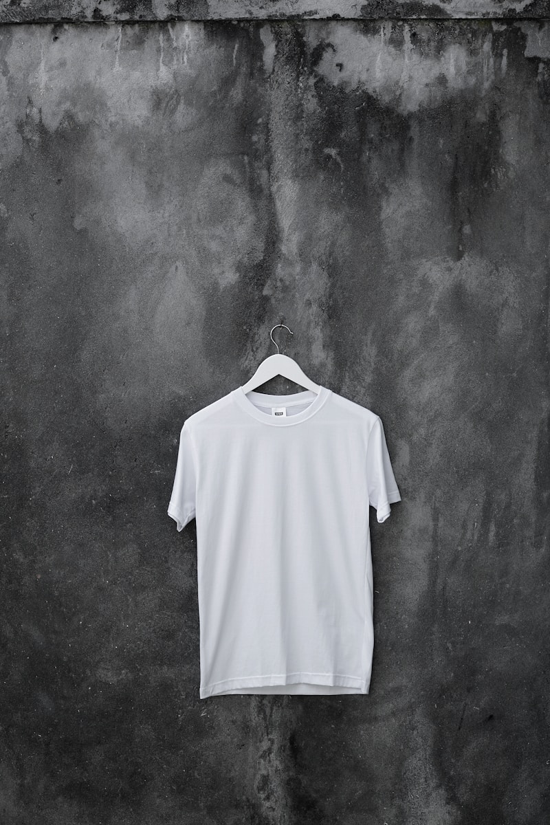 Photo by Haryo Setyadi white crew neck t-shirt